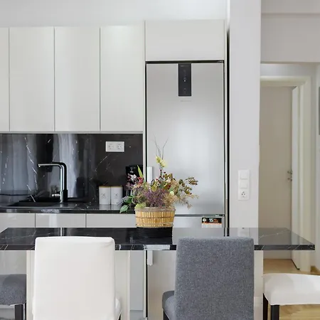 One Bedroom W/ Balcony Διαμέρισμα *