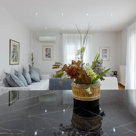 One Bedroom W/ Balcony